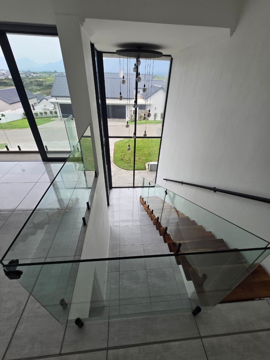 4 Bedroom Property for Sale in Kingswood Golf Estate Western Cape